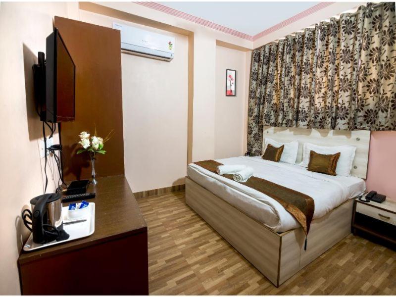 Hotel Bleue Mont Váránaszi Kültér fotó
