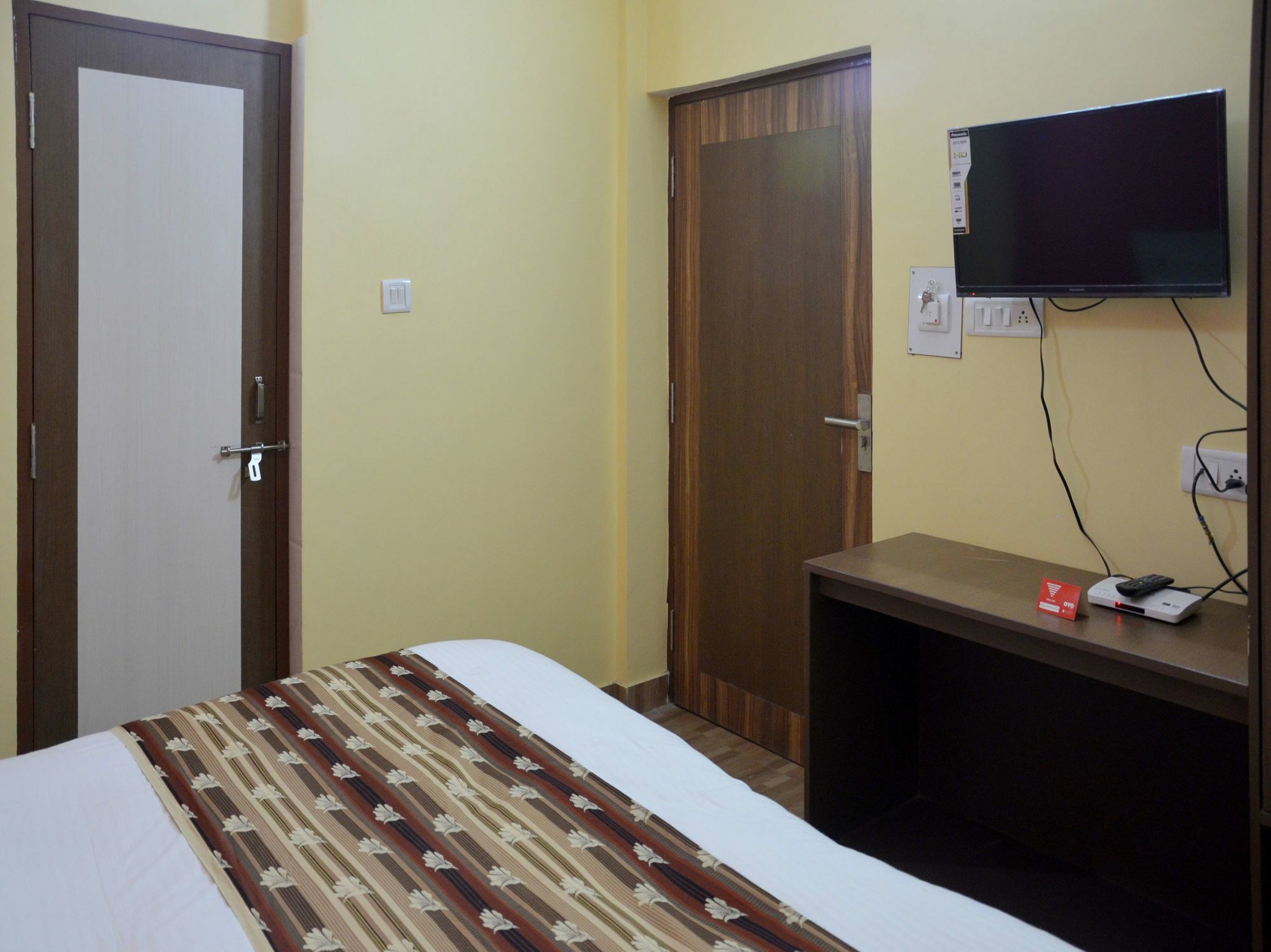 Hotel Bleue Mont Váránaszi Kültér fotó